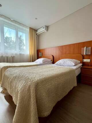 Гостиница Северные зори Череповец Двухместный номер с 2 отдельными кроватями-1